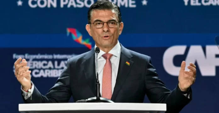 El presidente Rodrigo Paz durante el Foro Económico Internacional en Panamá destacando el potencial de Bolivia