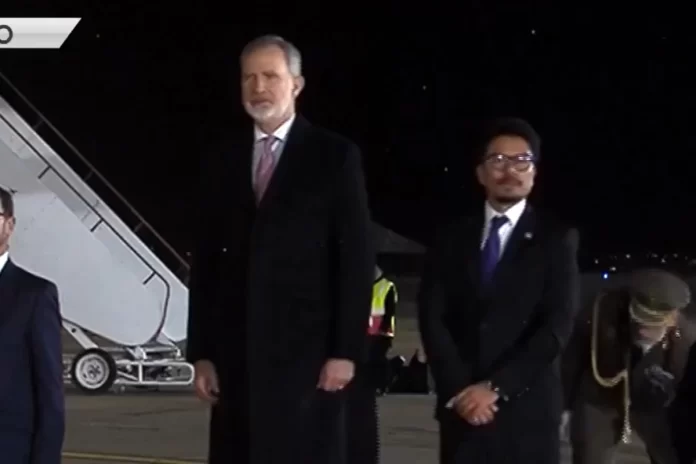 Rey Felipe VI llega a Bolivia para reunirse con el presidente Rodrigo Paz en Palacio Quemado