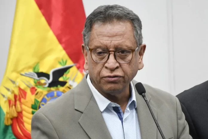Ministro de Gobierno Marco Antonio Oviedo en conferencia de prensa sobre la captura de extranjeros vinculados al capo Sebastián Marset en Santa Cruz, Bolivia.