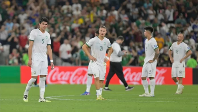 Jugadores de la Selección de fútbol de Bolivia tras la derrota 2-1 ante Irak en Monterrey